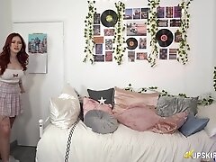 Upskirt Game - UpskirtJerk